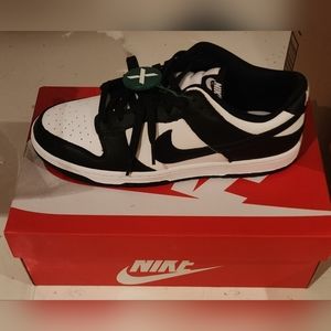 Nike Panda Dunks